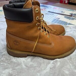 Men’s tan Timberlands